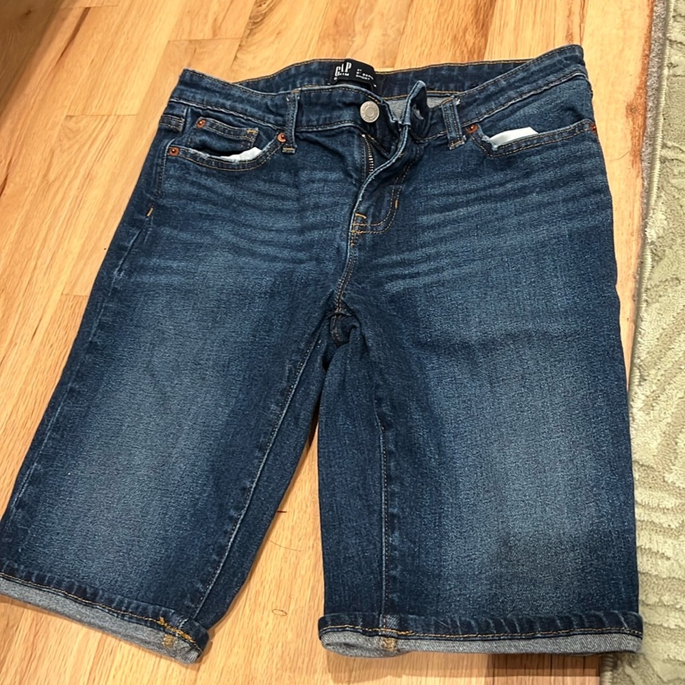 Gap 9 inch denim Bermuda shorts size 27